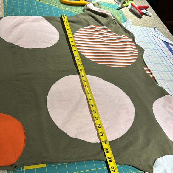 Fun sweater - Picture 8 of 9